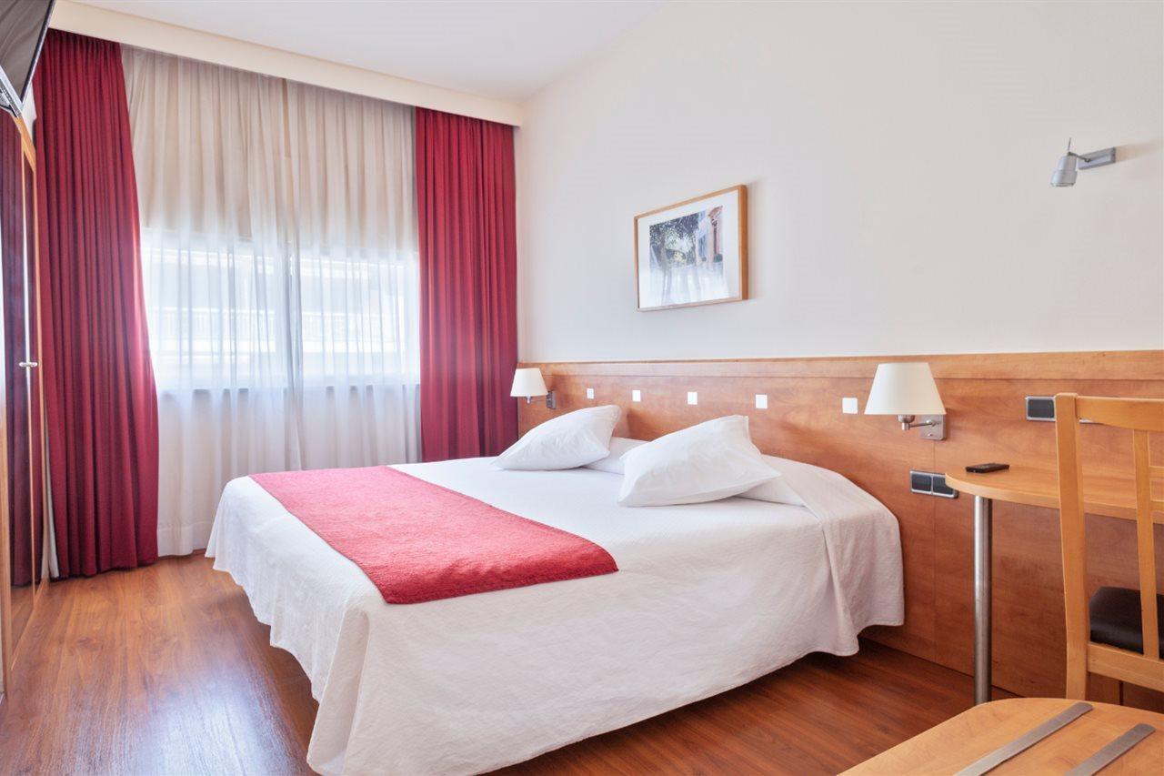Hotell Acta Antibes 2*
