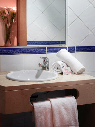 Acta Antibes Hotell 2*