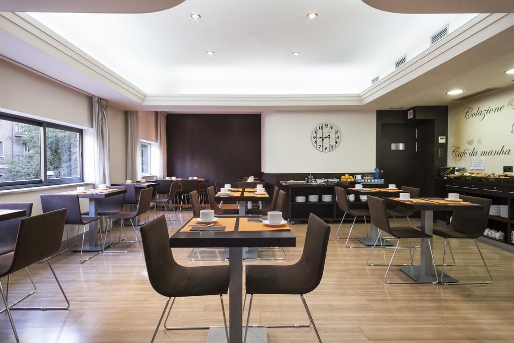 Acta Antibes Hotell Barcelona